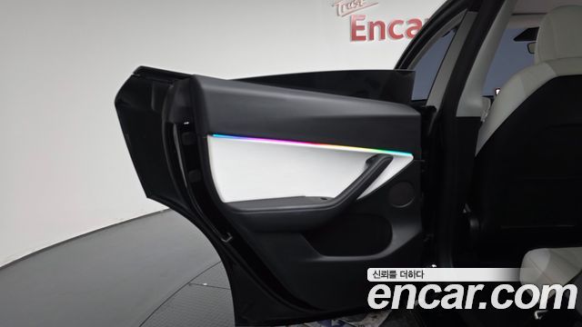 Tesla Model Y 2021 — photo 15