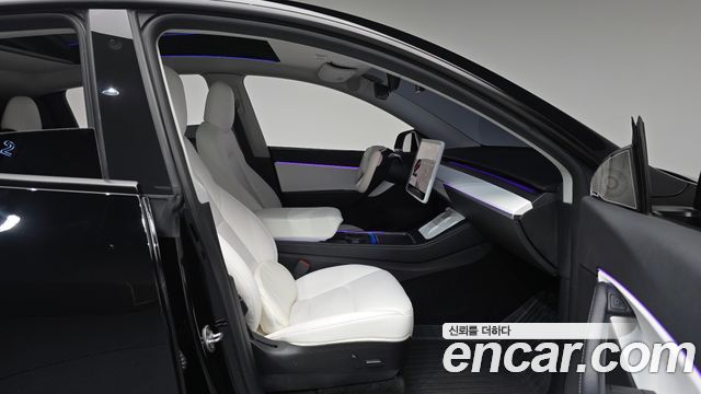 Tesla Model Y 2021 — photo 16