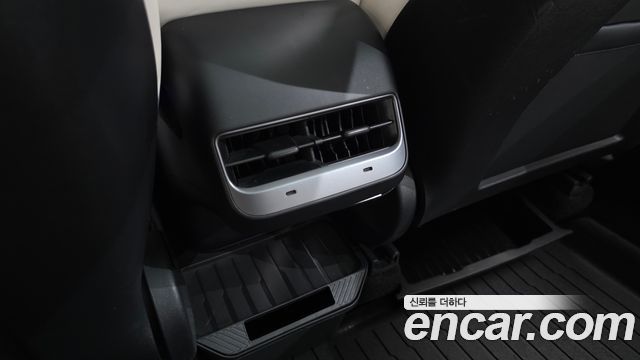 Tesla Model Y 2021 — photo 33
