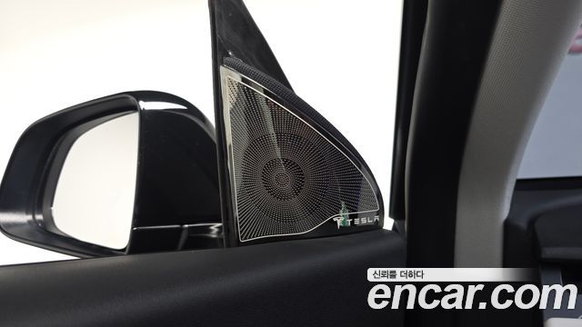 Tesla Model Y 2021 — photo 36