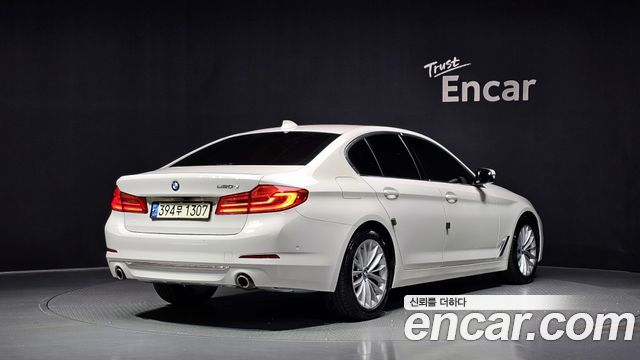 BMW 5-Series 2019 — photo 2
