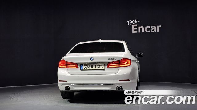 BMW 5-Series 2019 — photo 4