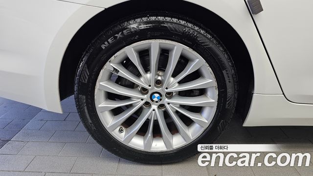 BMW 5-Series 2019 — photo 5