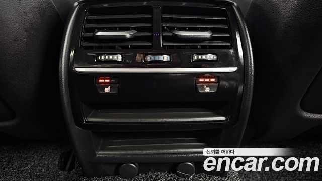 BMW 5-Series 2019 — photo 24