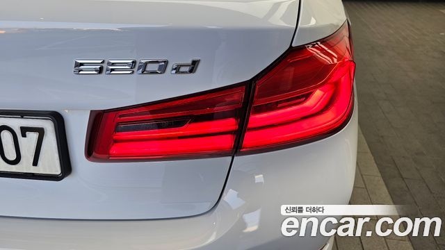 BMW 5-Series 2019 — photo 9