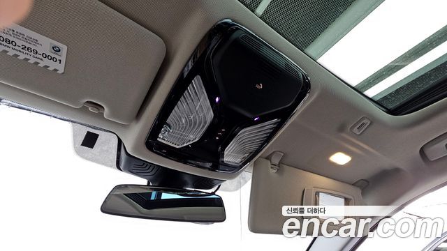 BMW 5-Series 2019 — photo 31