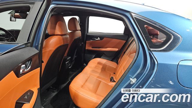 Kia K3 2022 — photo 17