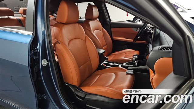 Kia K3 2022 — photo 16