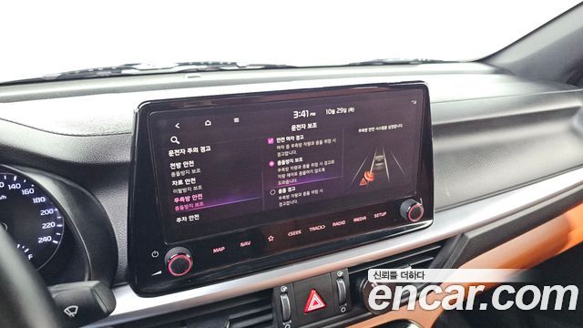 Kia K3 2022 — photo 29