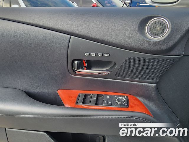 Lexus RX 2011 — photo 14