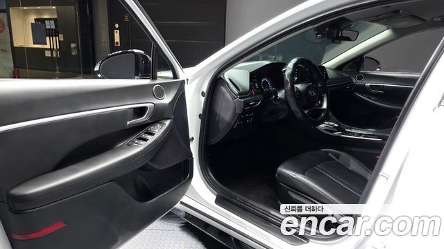 Hyundai Sonata 2022 — photo 13