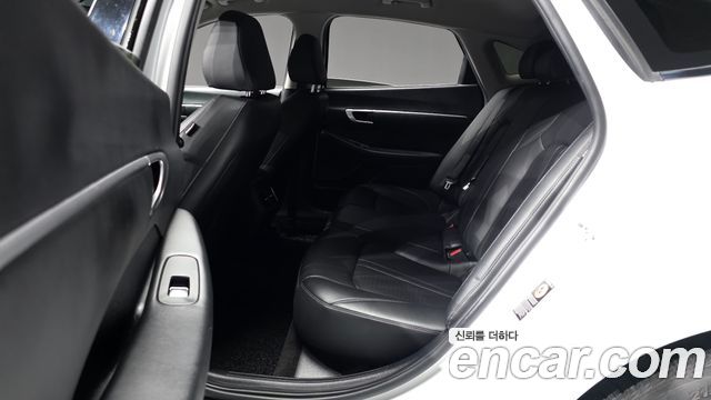Hyundai Sonata 2022 — photo 18