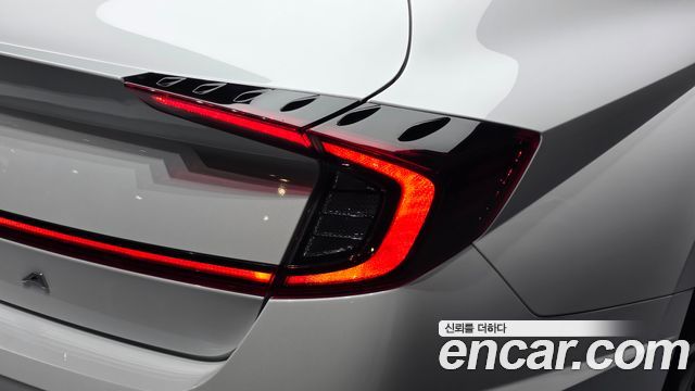Hyundai Sonata 2022 — photo 9