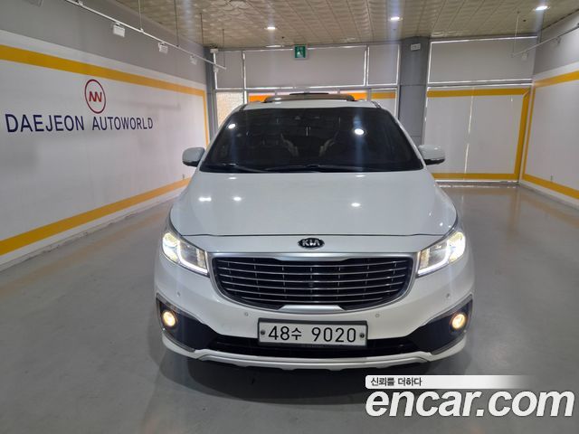Kia Canival 2015 — photo 1