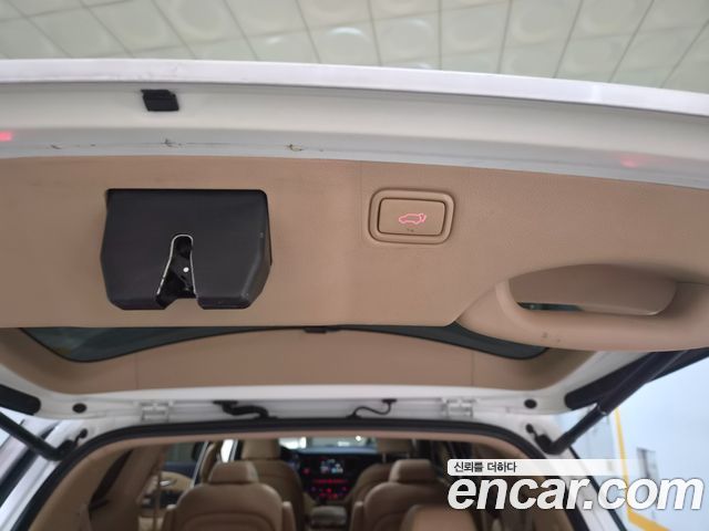 Kia Canival 2015 — photo 8