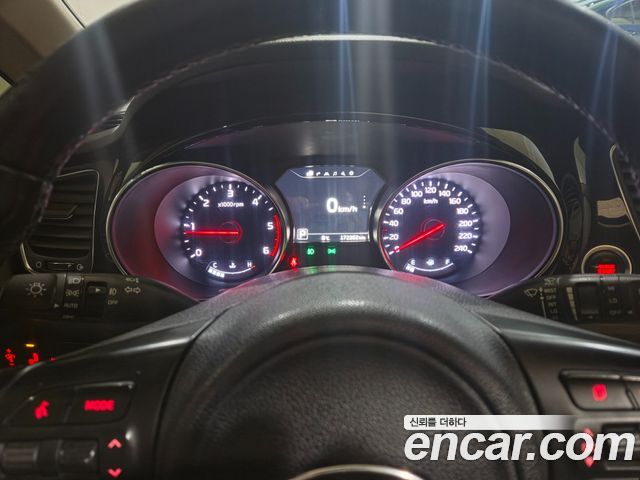 Kia Canival 2015 — photo 11