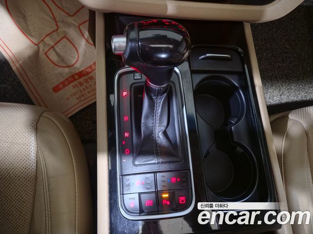 Kia Canival 2015 — photo 13