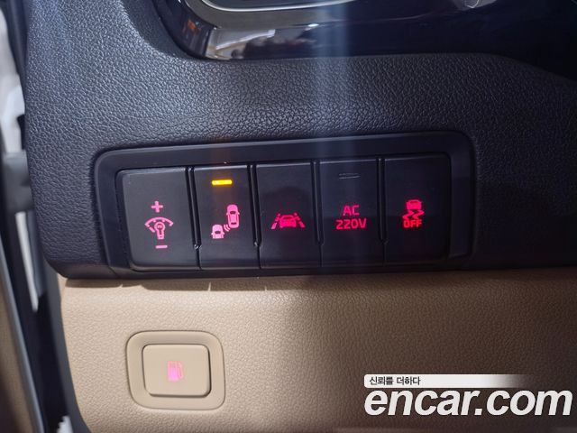 Kia Canival 2015 — photo 15