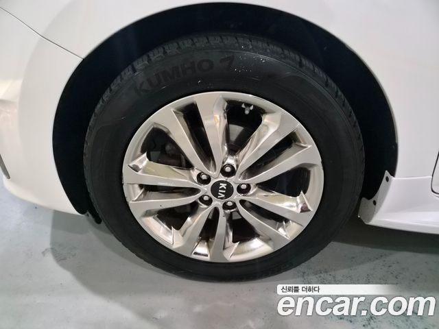 Kia Canival 2015 — photo 18