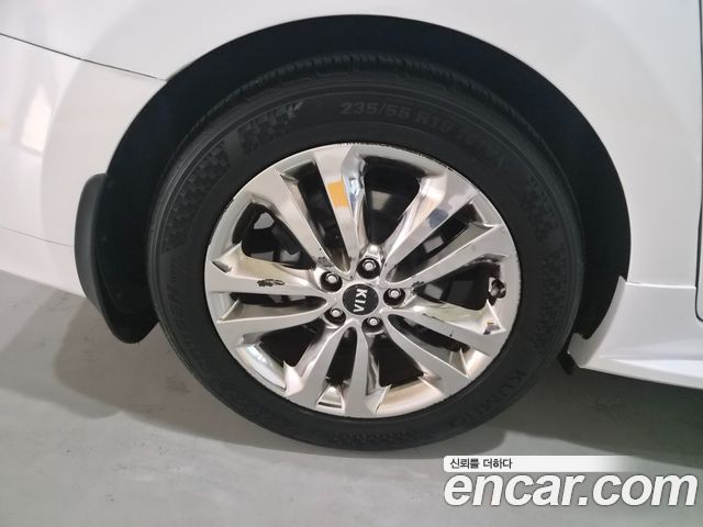 Kia Canival 2015 — photo 20
