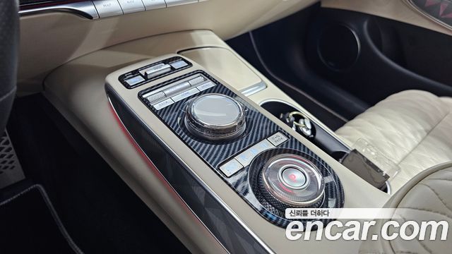 Genesis GV70 2023 — photo 12