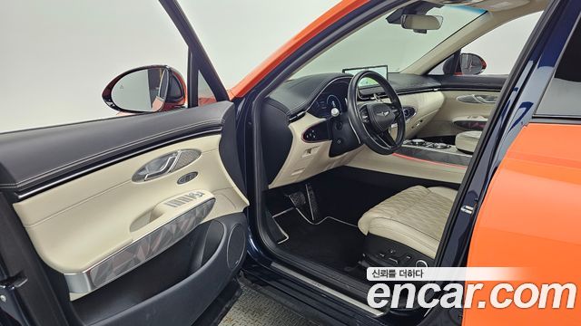 Genesis GV70 2023 — photo 13