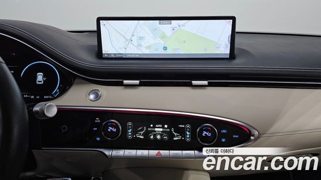 Genesis GV70 2023 — photo 18