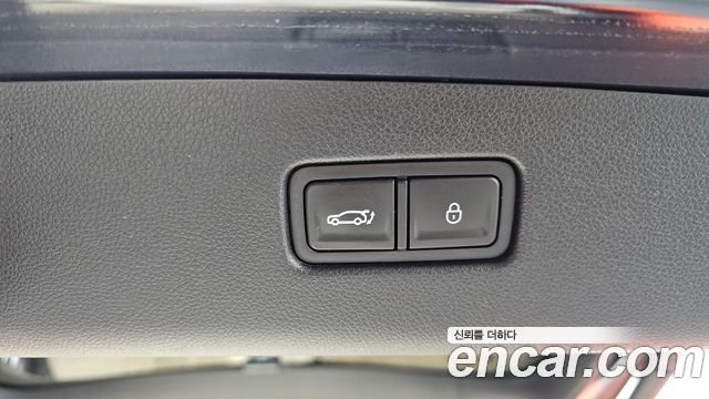 Genesis GV70 2023 — photo 23