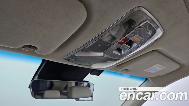 Genesis GV70 2023 — photo 25