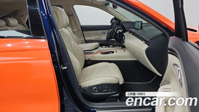 Genesis GV70 2023 — photo 16