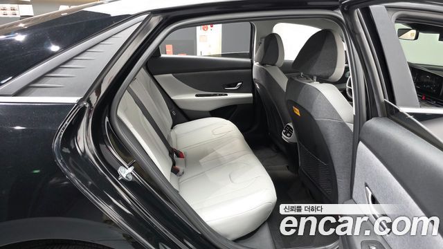 Hyundai AVANTE 2023 — photo 18