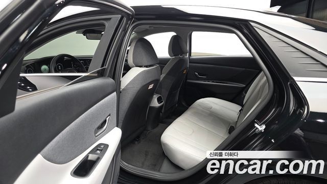 Hyundai AVANTE 2023 — photo 16
