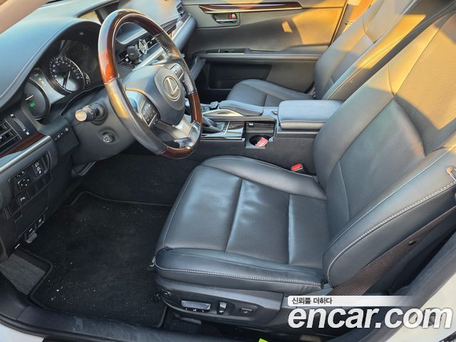 Lexus ES 2016 — photo 3
