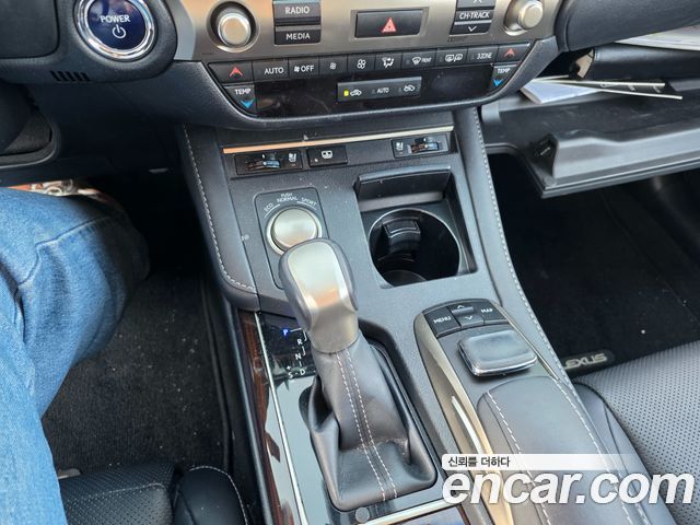 Lexus ES 2016 — photo 6