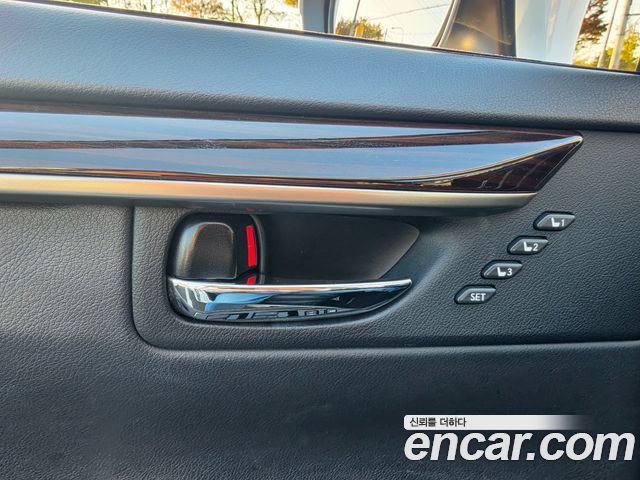 Lexus ES 2016 — photo 9
