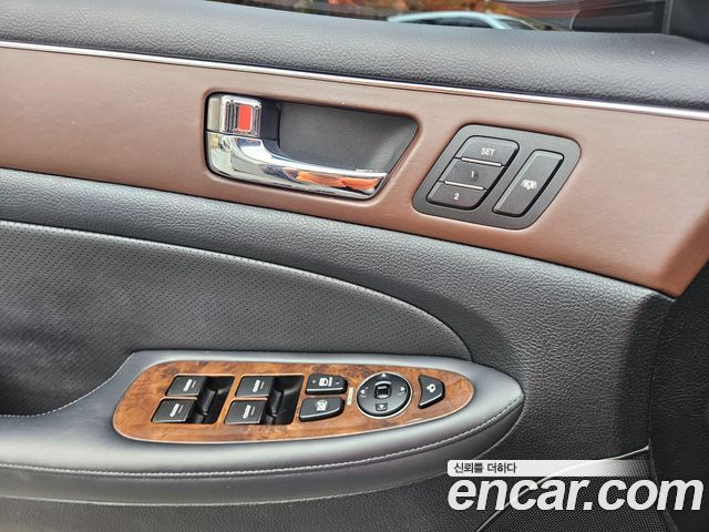 Hyundai Genesis 2008 — photo 17