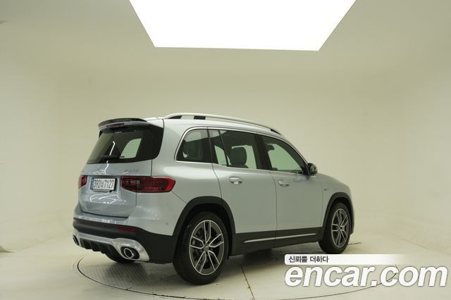 Mercedes-Benz GLB-Class 2026 — photo 2