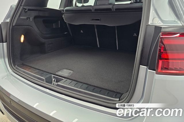 Mercedes-Benz GLB-Class 2026 — photo 11