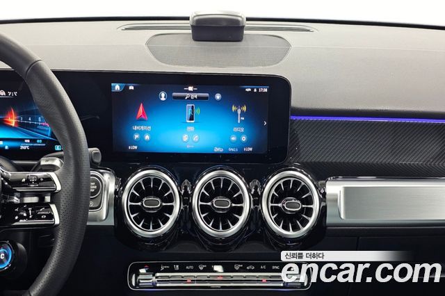 Mercedes-Benz GLB-Class 2026 — photo 16