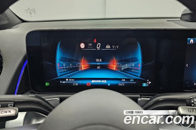 Mercedes-Benz GLB-Class 2026 — photo 20