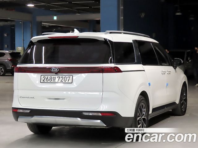 Kia Canival 2021 — photo 4