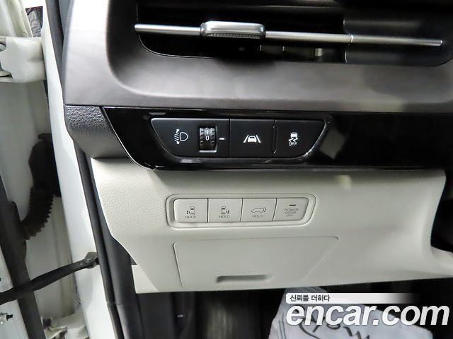 Kia Canival 2021 — photo 14