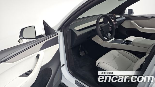 Tesla Model Y 2026 — photo 13