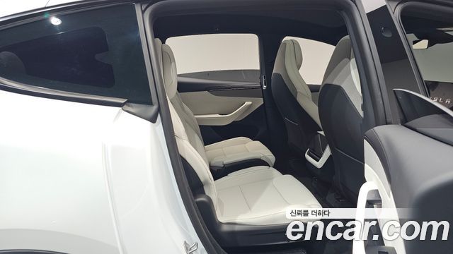Tesla Model Y 2026 — photo 17