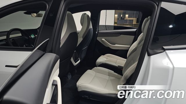 Tesla Model Y 2026 — photo 18