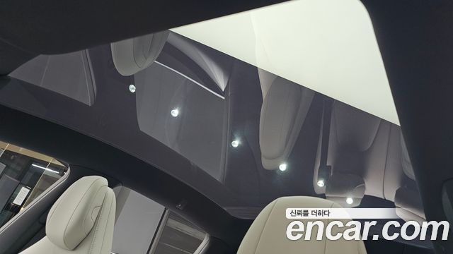 Tesla Model Y 2026 — photo 24