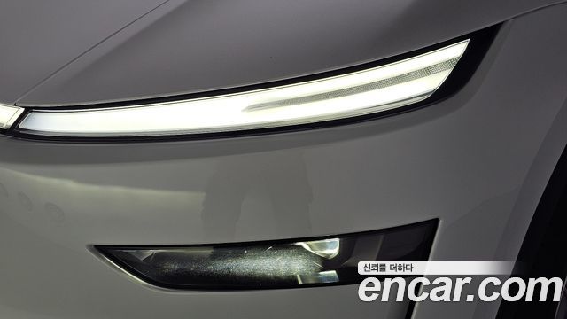 Tesla Model Y 2026 — photo 8