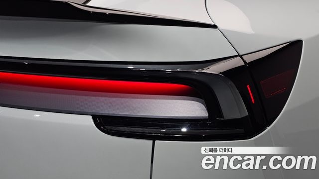Tesla Model Y 2026 — photo 9