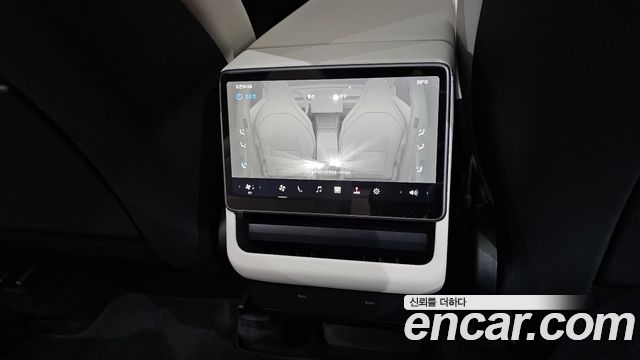Tesla Model Y 2026 — photo 29