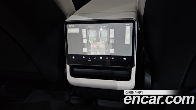 Tesla Model Y 2026 — photo 30
